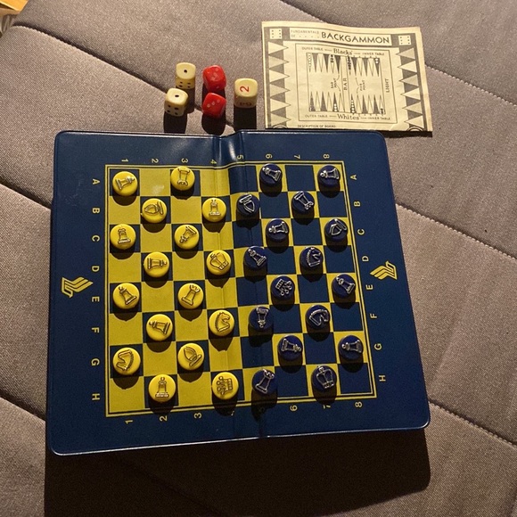 Magnetic Backgammon chess and checker set Singapore airlines - Picture 1 of 3